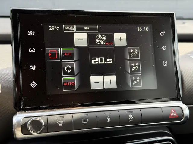 Citroën C4 Cactus 1.2 PureTech Shine 2016 Benzine 14