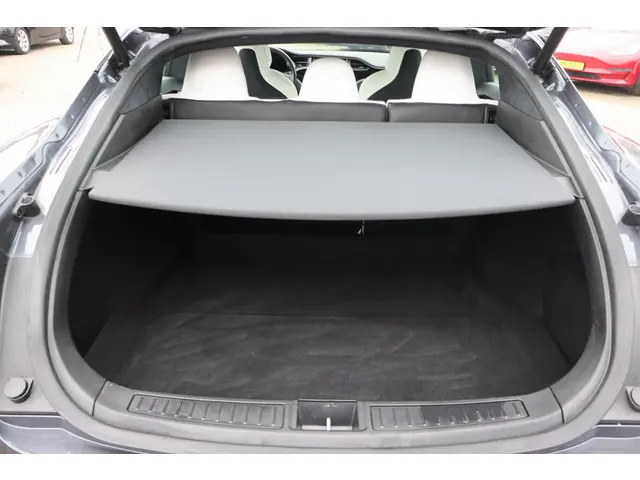 Tesla Model S Performance 2020 Elektrisch 16