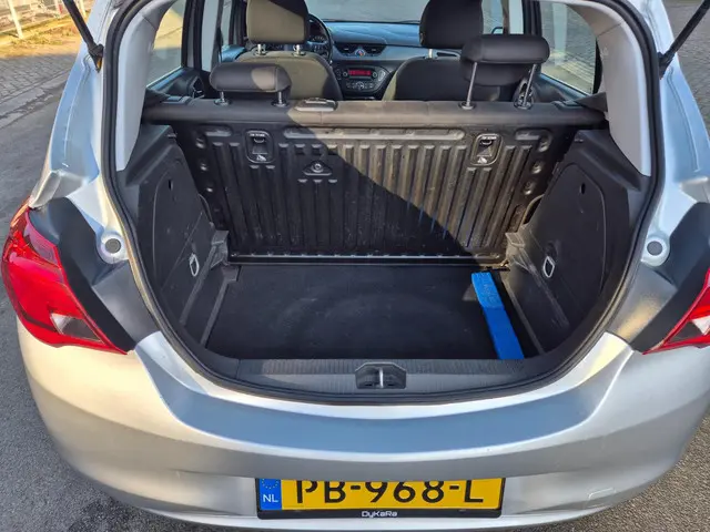 Opel Corsa 1.4 Edition Airco, NAP 2017 Benzine 25