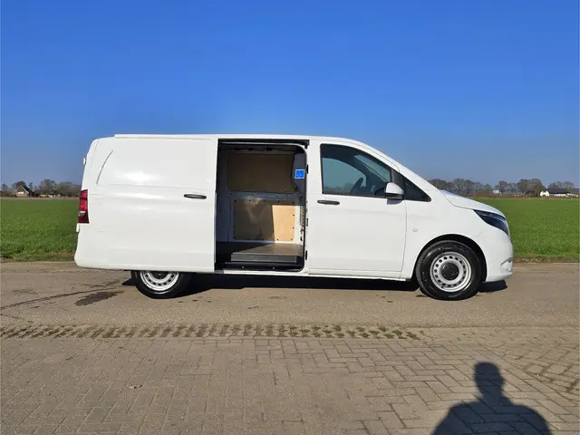 Mercedes-Benz Vito 116 CDI L2 H1 2024 Diesel 24