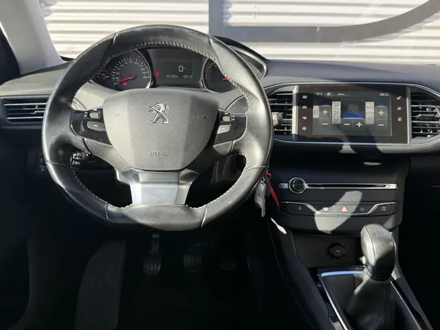 Peugeot 308 SW 1.2 PureTech Blue Lion 2017 Benzine 2