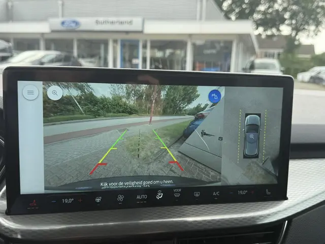 Ford Kuga 2.5 PHEV Titanium 2025 Hybride Benzine 25