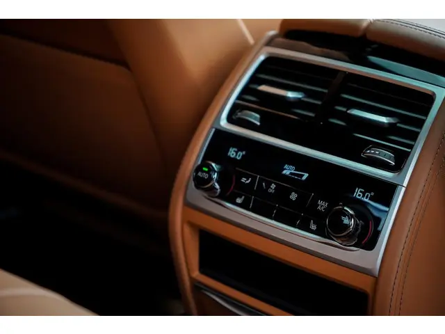 BMW 7 Serie 745e High Executive 2019 Hybride Benzine 18