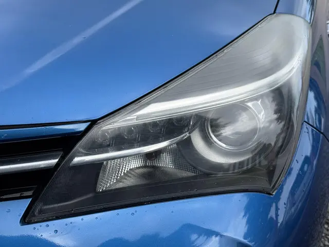 Toyota Yaris 1.5 Hybrid Aspiration 2015 Hybride Benzine 34