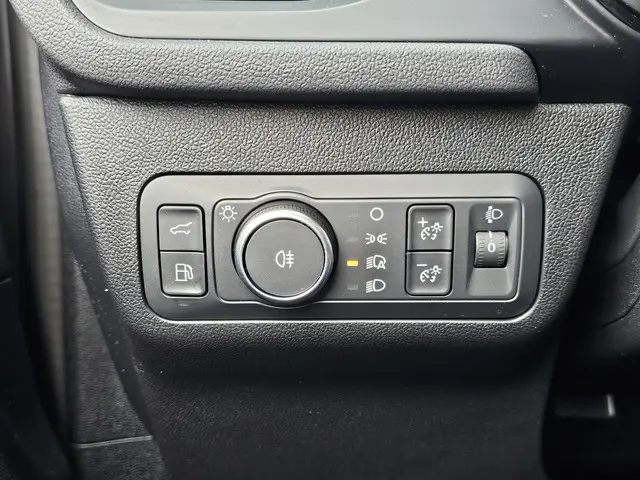 Ford Kuga 2.5 PHEV ST-Line X 2025 Hybride Benzine 15