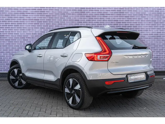 Volvo XC40 3