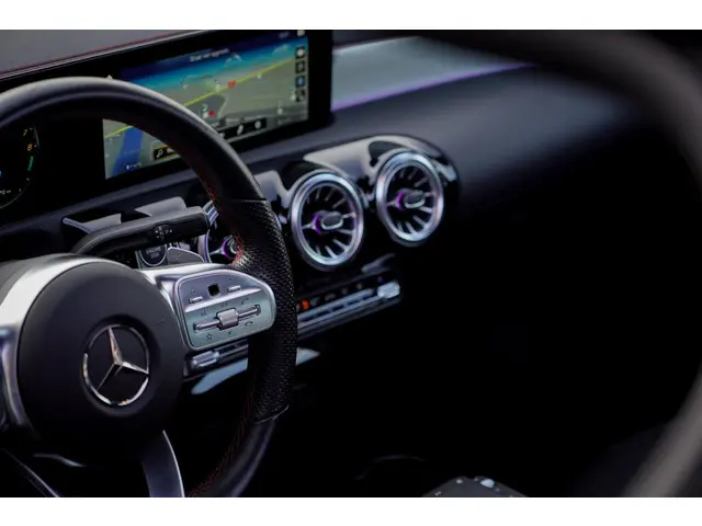 Mercedes-Benz CLA 250 e AMG Line 2023 Hybride Benzine 42