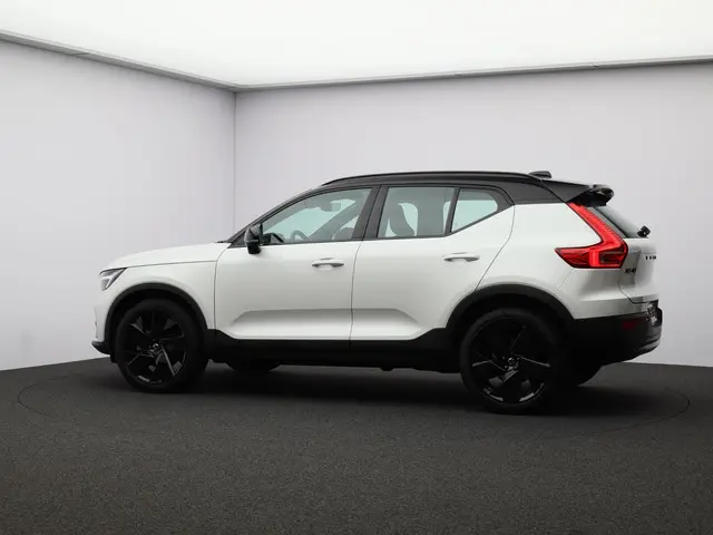 Volvo XC40 B4 197PK Plus Black Edition 2025 Benzine 16
