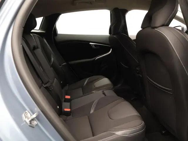 Volvo V40 2.0 T2 Nordic+ 2016 Benzine 9