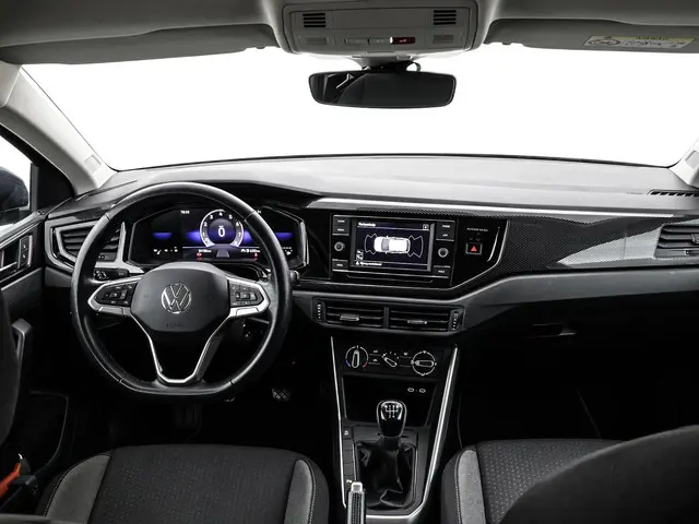 Volkswagen Polo 1.0 TSI 95pk Life 2023 Benzine 26