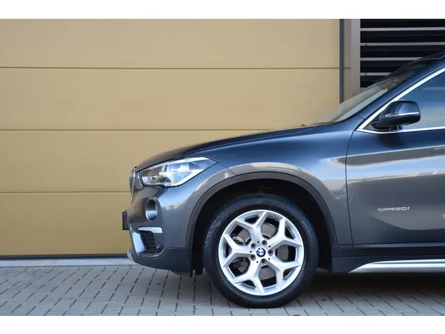BMW X1 sDrive20i Centennial Executive 2016 Benzine 5