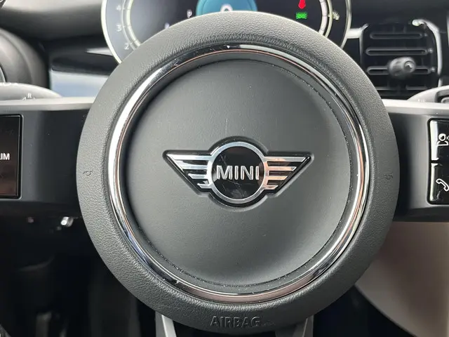 MINI Cooper 1.5 Classic 2023 Benzine 44
