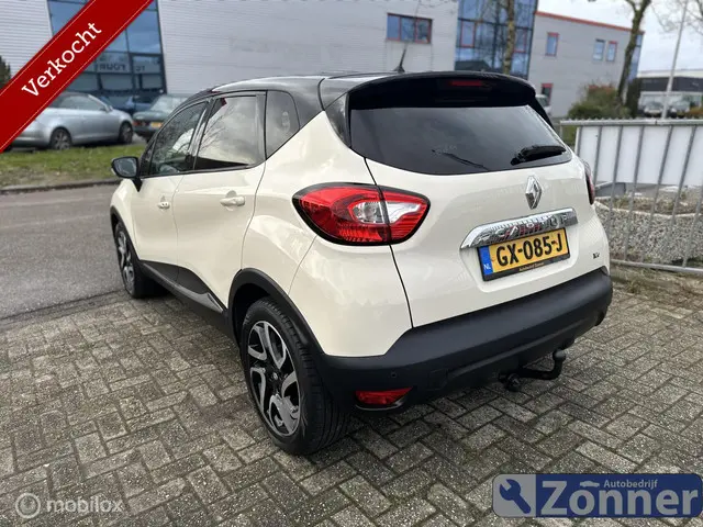Renault Captur 0.9 TCe Helly Hansen 2014 Benzine 4