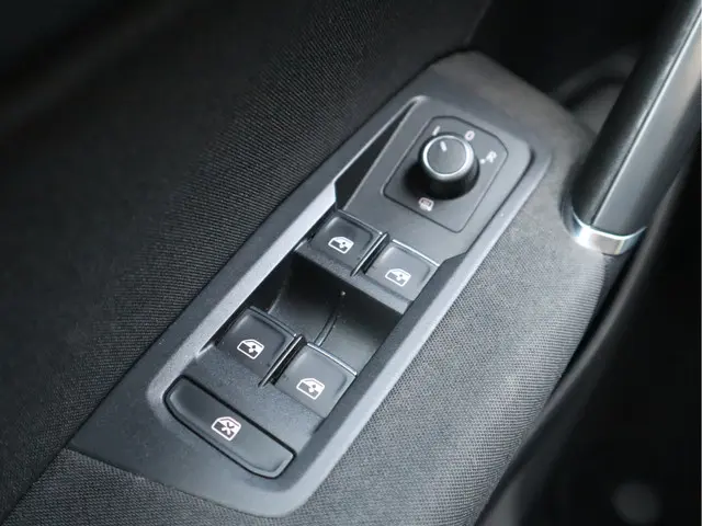 Volkswagen Touran 1.2 TSI Connected Series 2017 Benzine 35