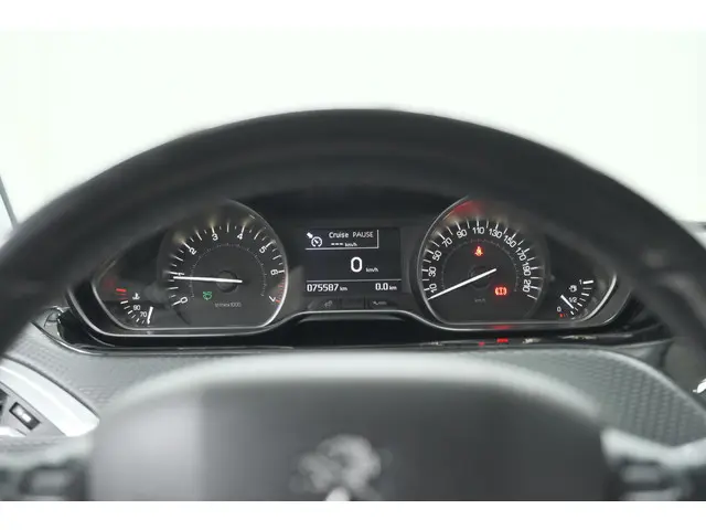 Peugeot 208 PureTech 110 Tech Edition 2018 Benzine 39