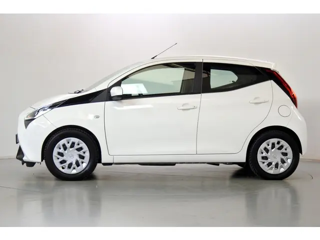 Toyota Aygo 1.0 VVT-i X-play 2020 Benzine 10