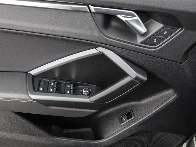 Audi Q3 35 TFSI/150PK S Edition 2020 Benzine 11