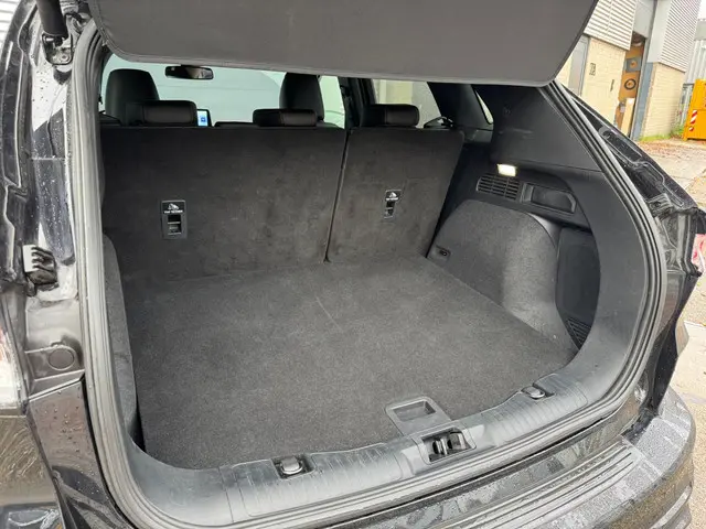 Ford Kuga 2.5 PHEV ST-Line X 2023 Hybride Benzine 24