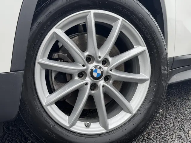 BMW X1 sDrive18i Executive Edition 2020 Benzine 33