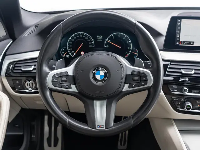 BMW 5 Serie Sedan 520i 2019 Benzine 7