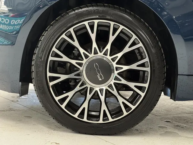 Fiat 500 0.9 TwinAir Turbo Collezione 2019 Benzine 25