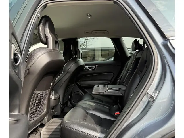 Volvo XC60 2.0 T5 AWD Momentum Pro 2018 Benzine 6