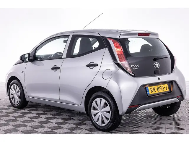 Toyota Aygo 1.0 VVT-i x-fun | AIRCO ✅ 1e Eigenaar 2018 Benzine 2