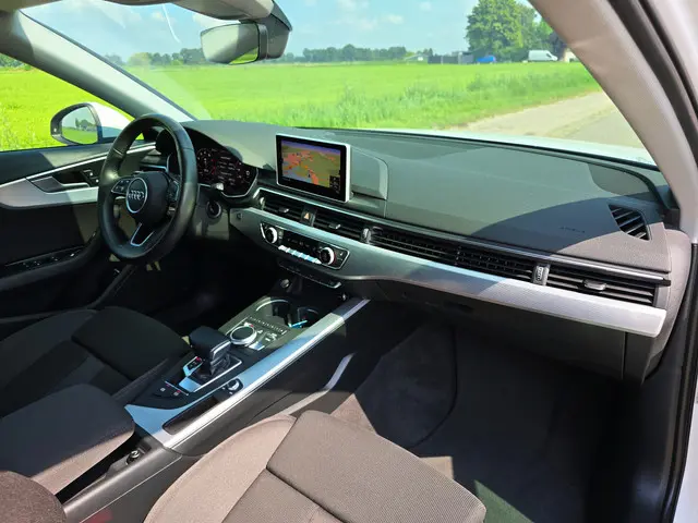 Audi A4 Avant 35 TFSI Pro Line 2019 Hybride Benzine 15