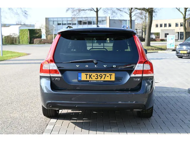 Volvo V70 2.0 T4 Dynamic Edition 2015 Benzine 6