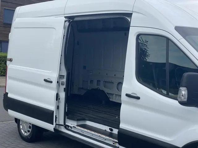 Ford E-Transit 350 L3H3 Trend 68 kWh 2024 Elektrisch 18