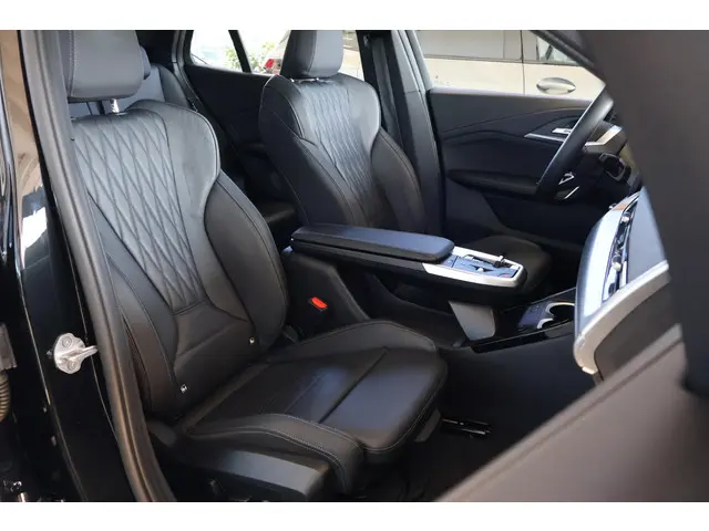 BMW iX2 xDrive30 2024 Elektrisch 6