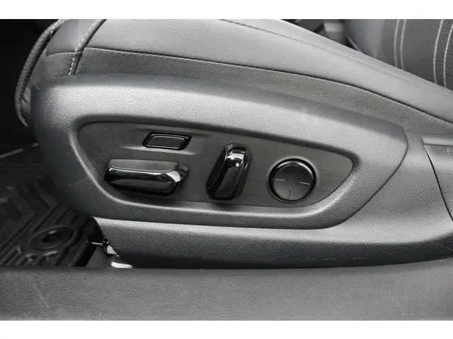 Lexus ES 300h President Line 2020 Hybride Benzine 40