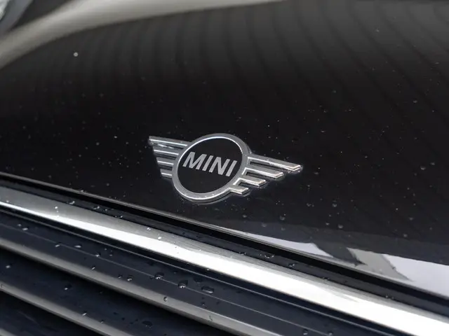 MINI 3-Deurs Cooper 2021 Benzine 16