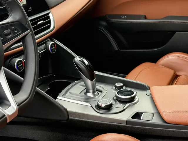 Alfa Romeo Giulia 2.0T Super 200PK 2019 Benzine 12