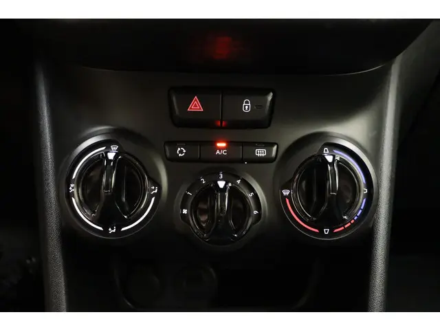 Peugeot 208 1.2 PureTech Signature 2019 Benzine 19