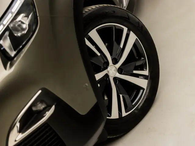 Peugeot 3008 1.2 PureTech Crossway 2019 Benzine 16