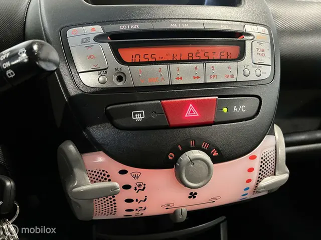 Toyota Aygo 1.0 VVT-i Now 5-drs [ NAP airco ] 2013 Benzine 15