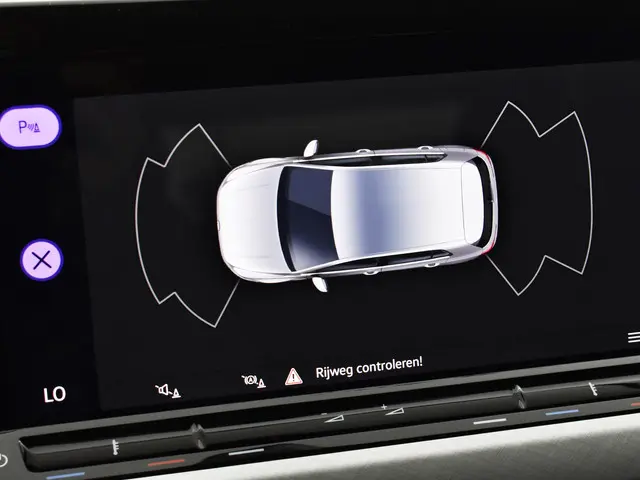 Volkswagen Golf 1.0 TSI 110pk Life 2023 Benzine 7