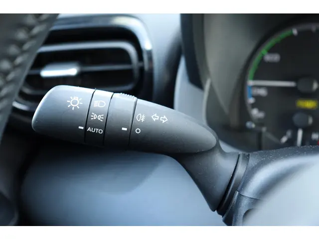 Toyota Yaris 1.5 Hybrid Active 2022 Hybride Benzine 14