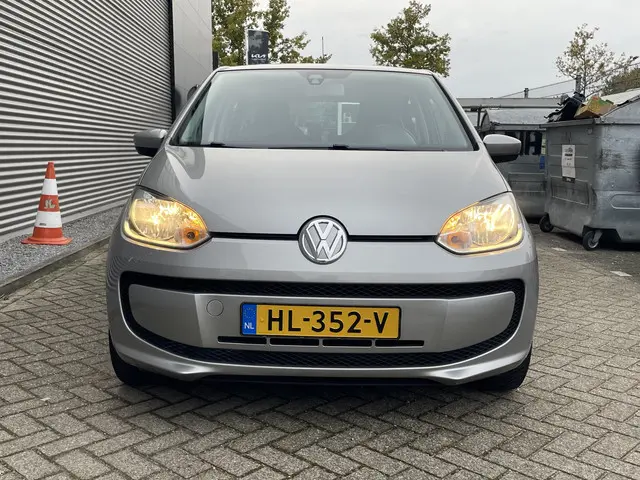 Volkswagen up! 3