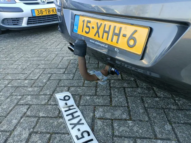 Opel Corsa 1.4-16V CRUS CONT/NAP/NAVI/TREKHAK 2012 Benzine 19