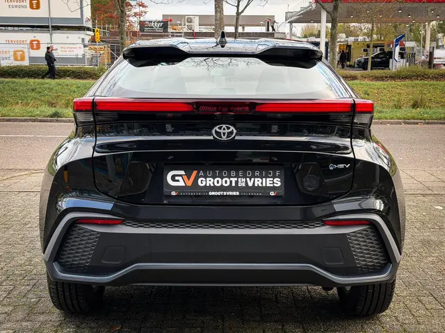Toyota C-HR 1.8 Hybrid 140 Active 2024 Hybride Benzine 10
