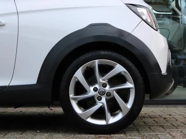 Opel ADAM 1.0 Turbo Rocks 2017 Benzine 23