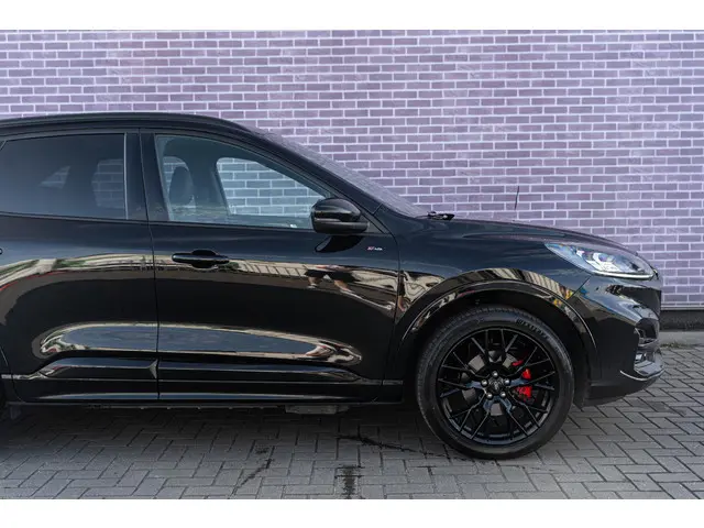 Ford Kuga 2.5 PHEV ST-Line X 2023 Hybride Benzine 8