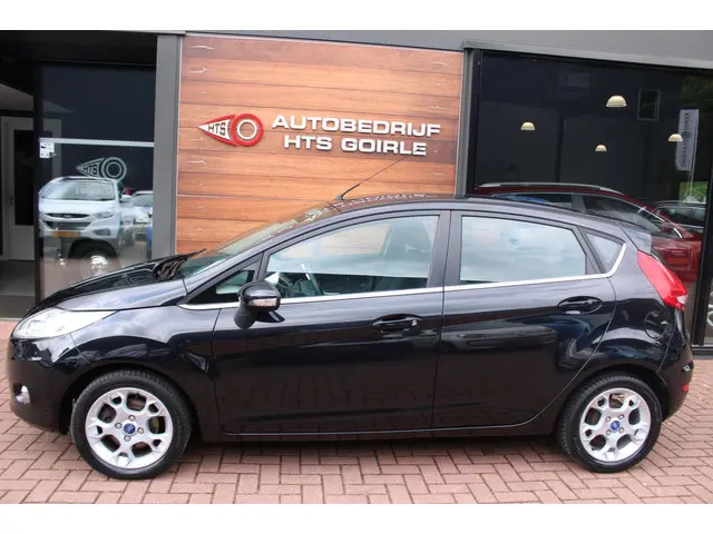 Ford Fiesta 1.25 Titanium 2012 Benzine 2