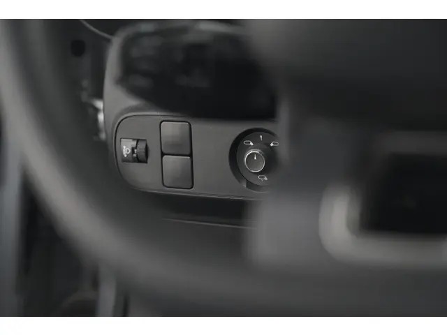 Citroën C3 PureTech 110 EAT6 Shine 2023 Benzine 32
