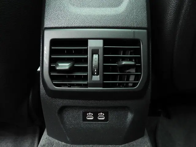 BMW 1 Serie 5-deurs 118i 2024 Benzine 19