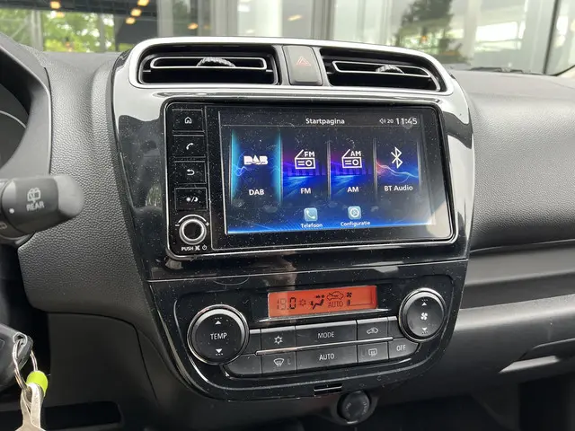Mitsubishi Space Star 1.2 Dynamic 2024 Benzine 7