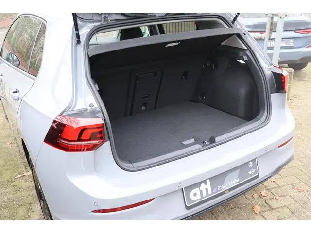 Volkswagen Golf 1.5 eTSI Life Edition 2024 Benzine 45