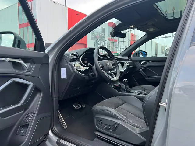 Audi Q3 SPORTBACK 40 TFSI quattro S Edition 2021 Benzine 5